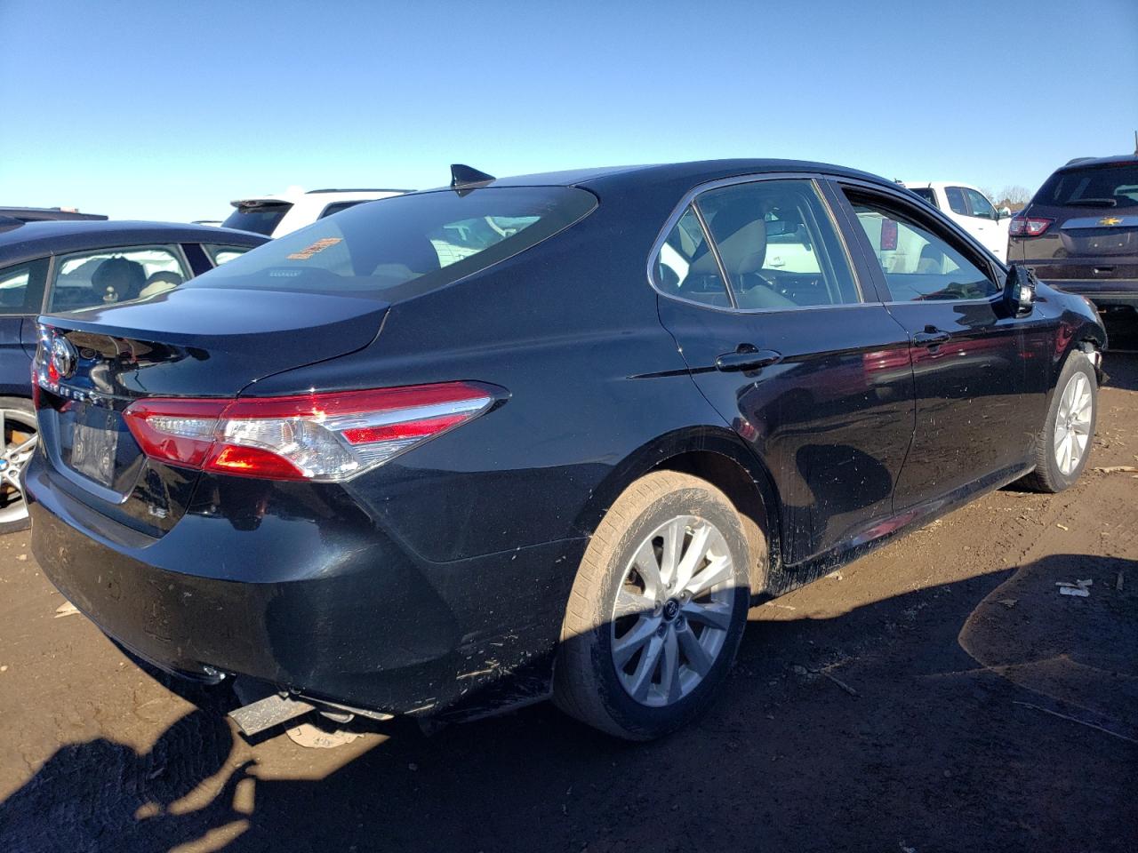 Photo 2 VIN: 4T1B11HK0KU189242 - TOYOTA CAMRY 