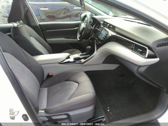 Photo 4 VIN: 4T1B11HK0KU204497 - TOYOTA CAMRY 