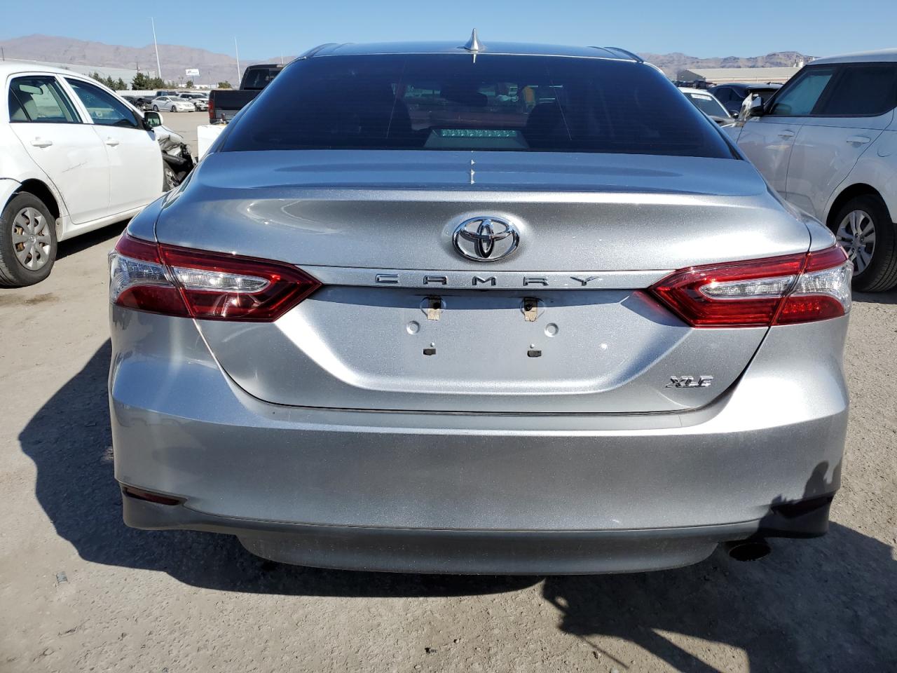 Photo 5 VIN: 4T1B11HK0KU696710 - TOYOTA CAMRY 