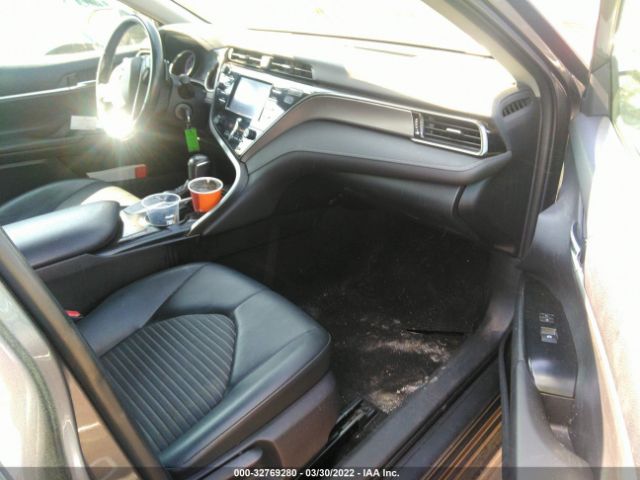 Photo 4 VIN: 4T1B11HK0KU729124 - TOYOTA CAMRY 