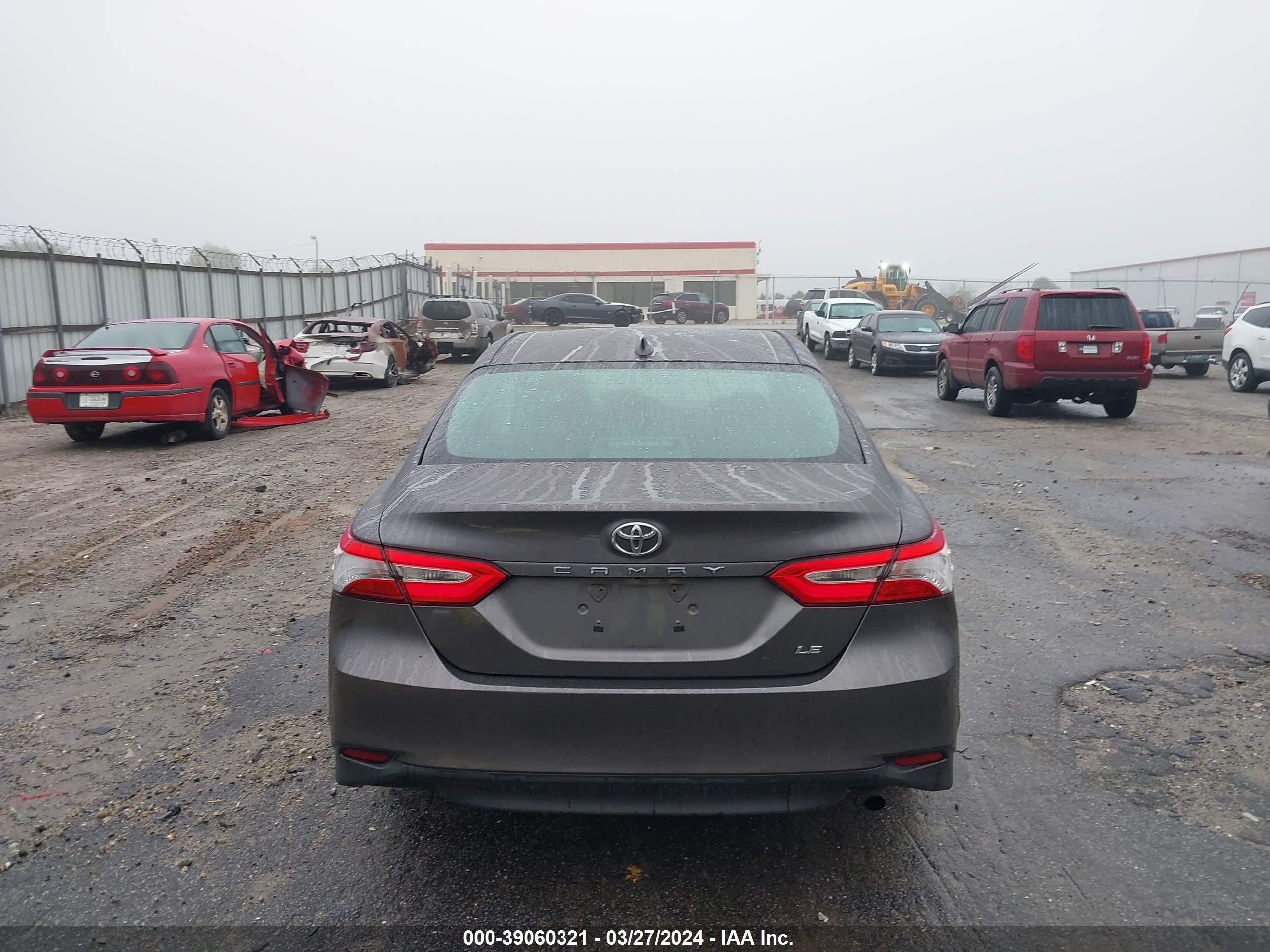 Photo 16 VIN: 4T1B11HK0KU786617 - TOYOTA CAMRY 