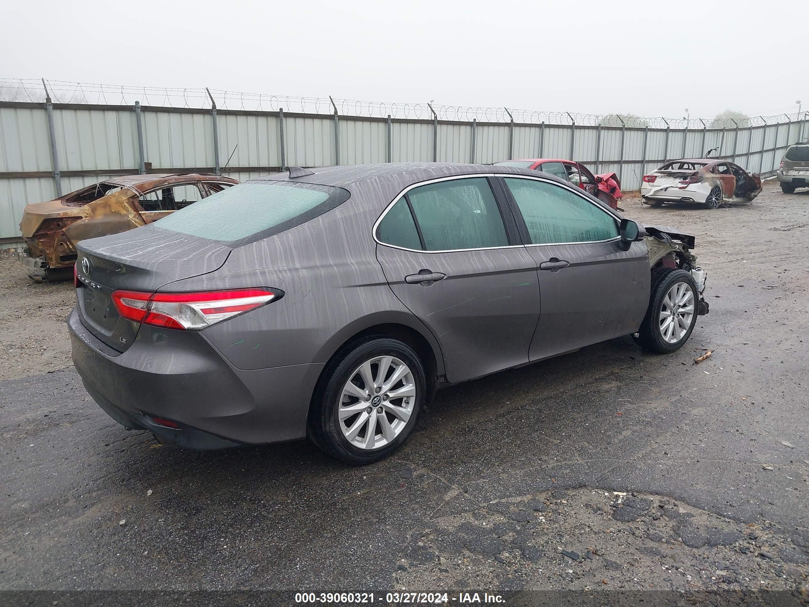 Photo 3 VIN: 4T1B11HK0KU786617 - TOYOTA CAMRY 