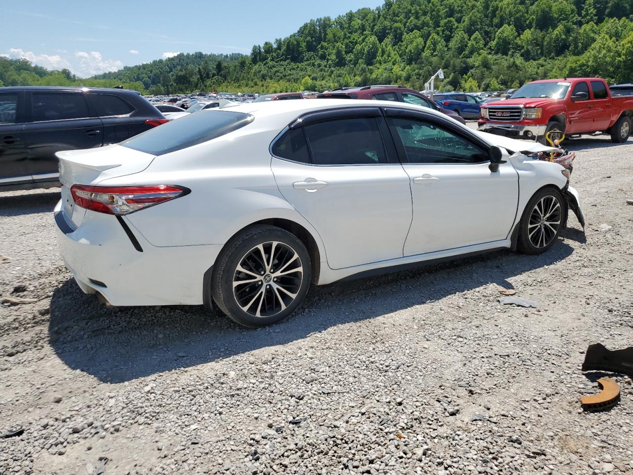 Photo 2 VIN: 4T1B11HK0KU817090 - TOYOTA CAMRY 