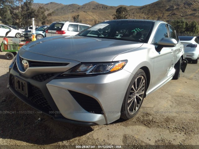 Photo 1 VIN: 4T1B11HK1JU006896 - TOYOTA CAMRY 