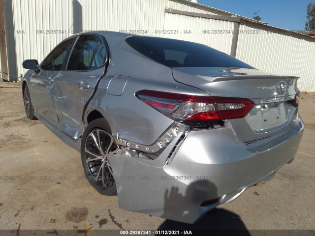 Photo 2 VIN: 4T1B11HK1JU006896 - TOYOTA CAMRY 