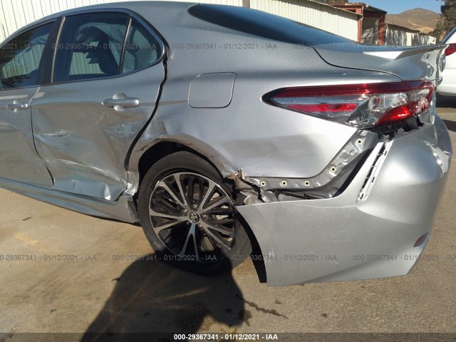 Photo 5 VIN: 4T1B11HK1JU006896 - TOYOTA CAMRY 