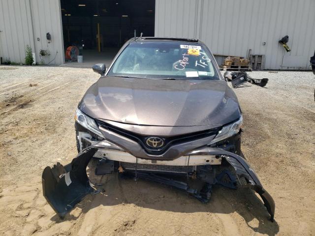 Photo 4 VIN: 4T1B11HK1JU013198 - TOYOTA CAMRY 