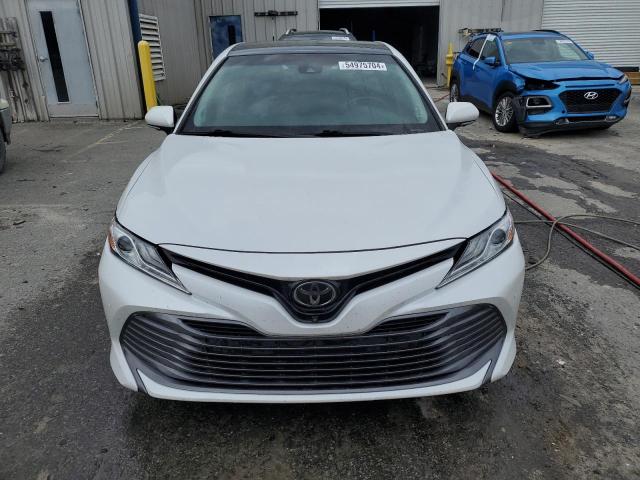 Photo 4 VIN: 4T1B11HK1JU023052 - TOYOTA CAMRY 