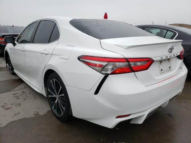 Photo 2 VIN: 4T1B11HK1JU031443 - TOYOTA CAMRY L 