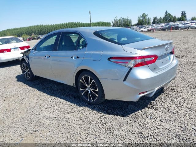 Photo 2 VIN: 4T1B11HK1JU034021 - TOYOTA CAMRY 