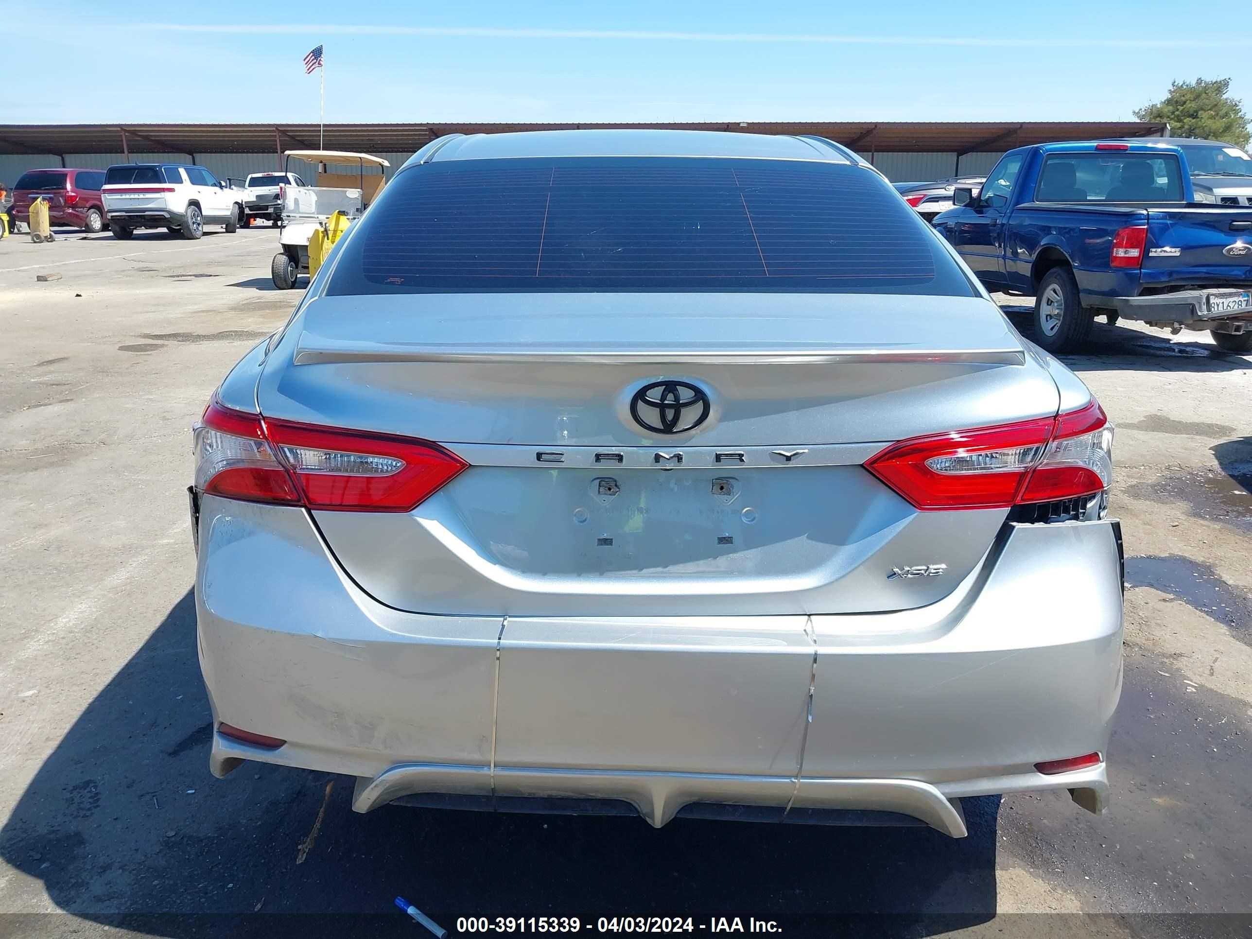 Photo 16 VIN: 4T1B11HK1JU048890 - TOYOTA CAMRY 