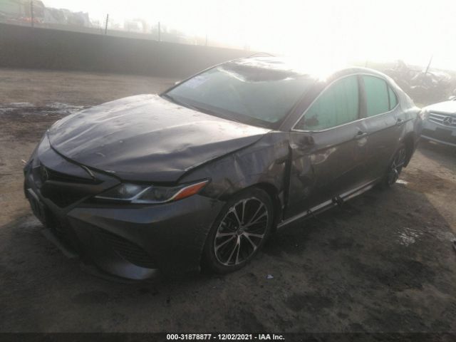 Photo 1 VIN: 4T1B11HK1JU057346 - TOYOTA CAMRY 