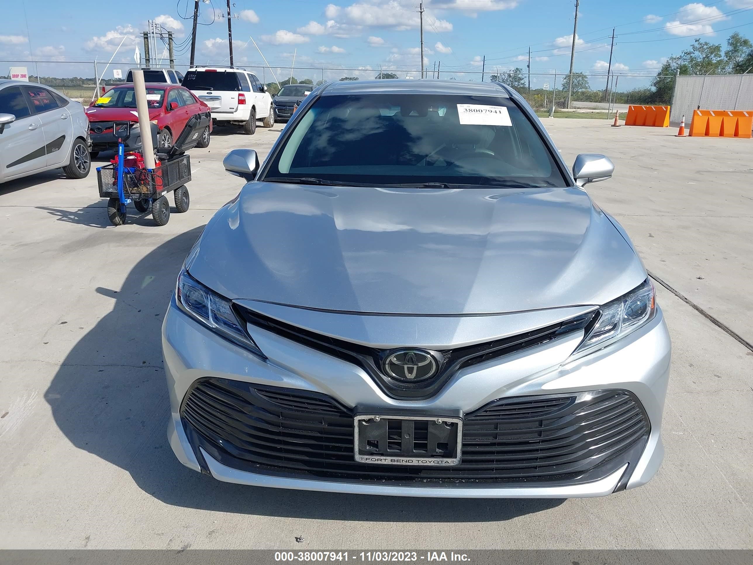 Photo 5 VIN: 4T1B11HK1JU062465 - TOYOTA CAMRY 