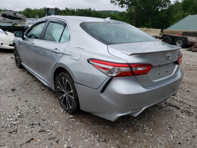 Photo 2 VIN: 4T1B11HK1JU064250 - TOYOTA CAMRY L 