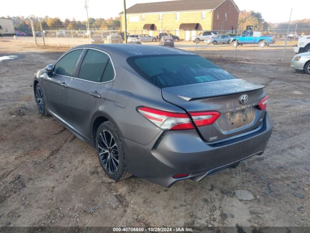 Photo 2 VIN: 4T1B11HK1JU068282 - TOYOTA CAMRY 