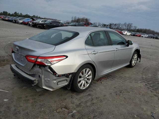 Photo 2 VIN: 4T1B11HK1JU082960 - TOYOTA CAMRY L 