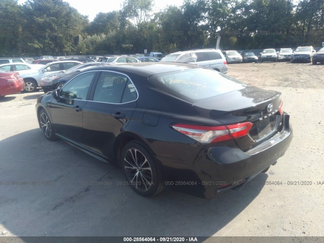 Photo 2 VIN: 4T1B11HK1JU095238 - TOYOTA CAMRY 