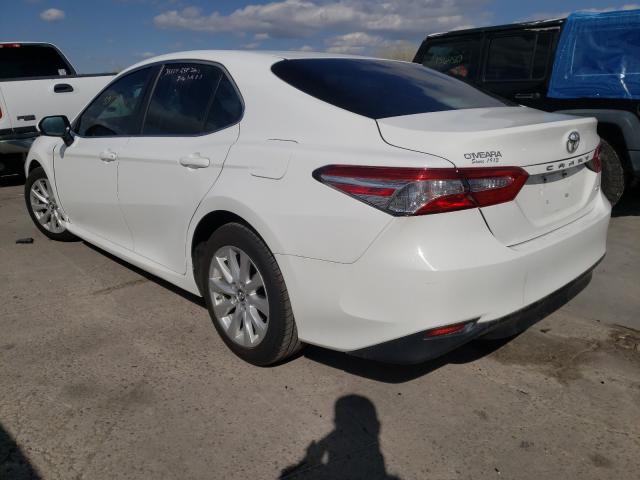 Photo 2 VIN: 4T1B11HK1JU102155 - TOYOTA CAMRY L 