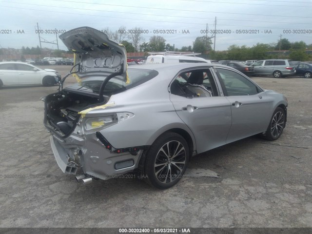 Photo 3 VIN: 4T1B11HK1JU103922 - TOYOTA CAMRY 