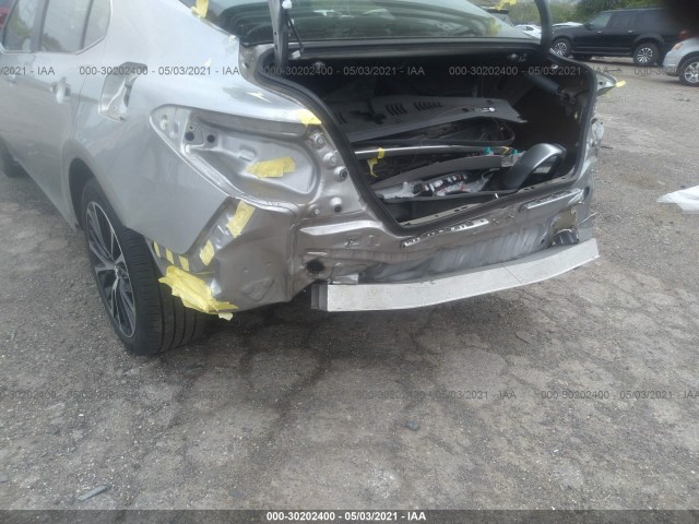 Photo 5 VIN: 4T1B11HK1JU103922 - TOYOTA CAMRY 