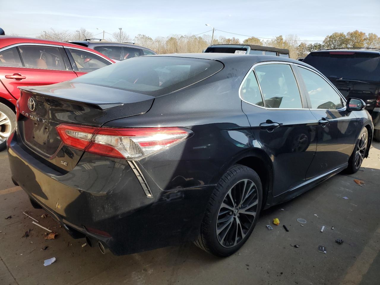 Photo 2 VIN: 4T1B11HK1JU112250 - TOYOTA CAMRY 