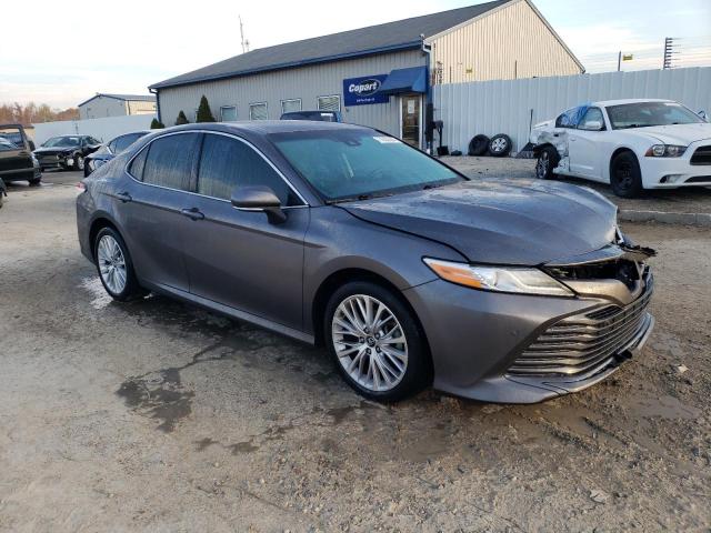 Photo 3 VIN: 4T1B11HK1JU114371 - TOYOTA CAMRY L 