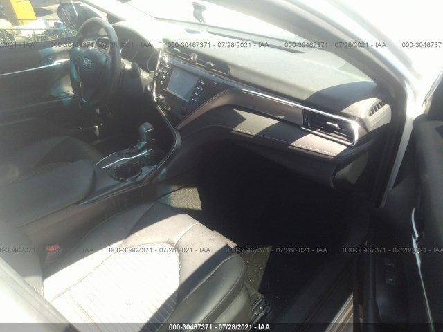 Photo 4 VIN: 4T1B11HK1JU135012 - TOYOTA CAMRY 