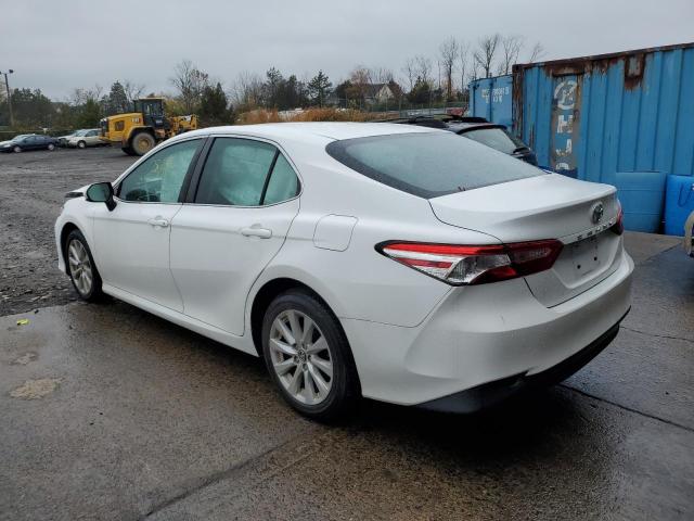 Photo 2 VIN: 4T1B11HK1JU142414 - TOYOTA CAMRY L 