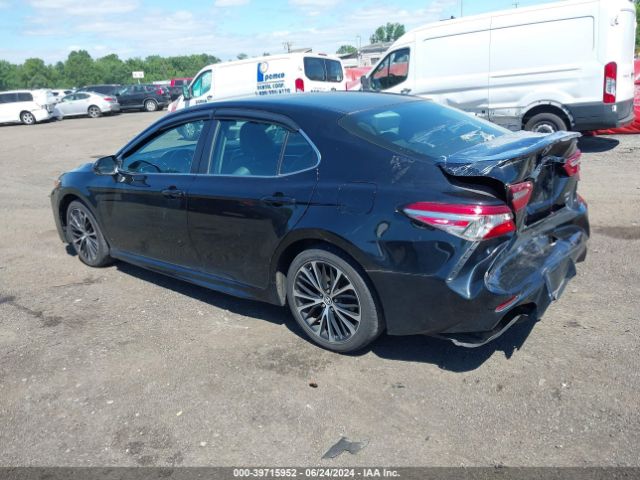 Photo 2 VIN: 4T1B11HK1JU145927 - TOYOTA CAMRY 