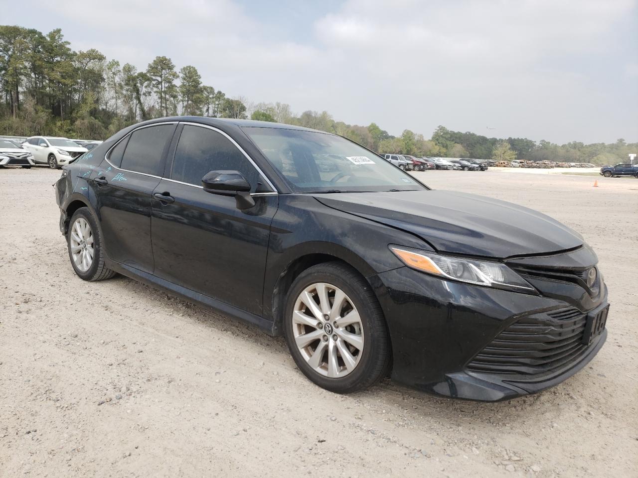 Photo 3 VIN: 4T1B11HK1JU510476 - TOYOTA CAMRY 