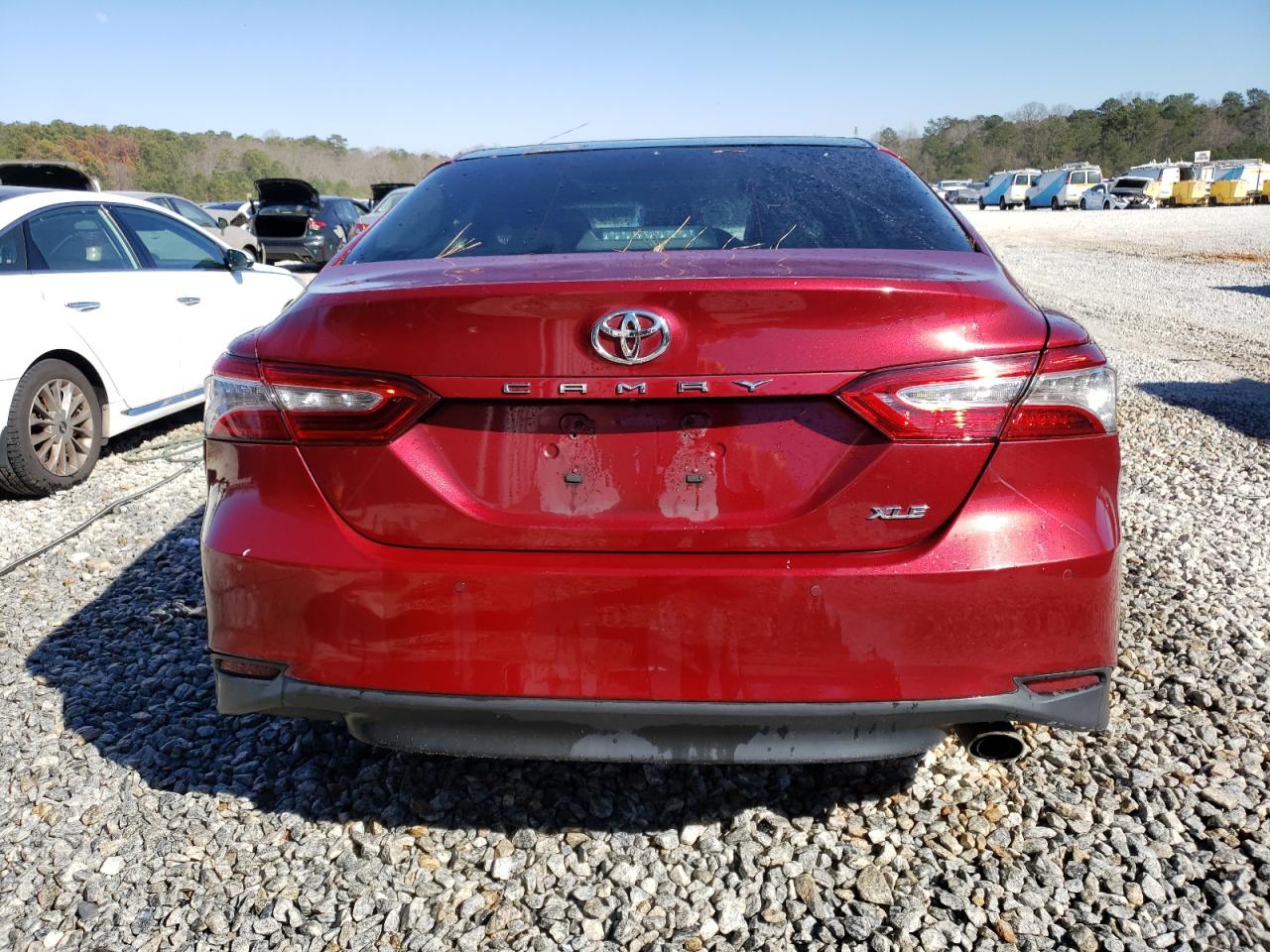 Photo 5 VIN: 4T1B11HK1JU525883 - TOYOTA CAMRY 