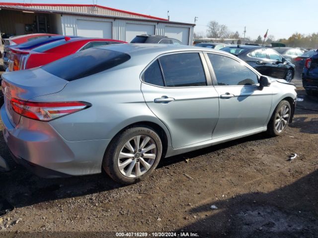 Photo 3 VIN: 4T1B11HK1JU527391 - TOYOTA CAMRY 