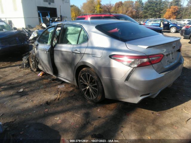 Photo 2 VIN: 4T1B11HK1JU528380 - TOYOTA CAMRY 