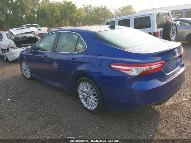 Photo 2 VIN: 4T1B11HK1JU529335 - TOYOTA CAMRY 