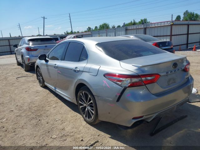 Photo 2 VIN: 4T1B11HK1JU533255 - TOYOTA CAMRY 