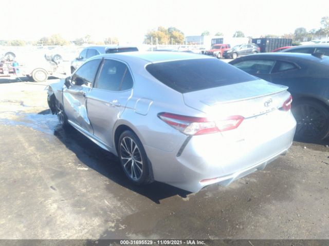 Photo 2 VIN: 4T1B11HK1JU546569 - TOYOTA CAMRY 