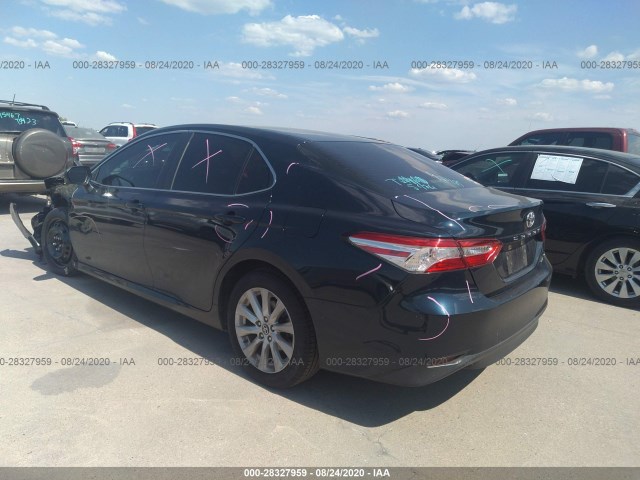 Photo 2 VIN: 4T1B11HK1JU564778 - TOYOTA CAMRY 