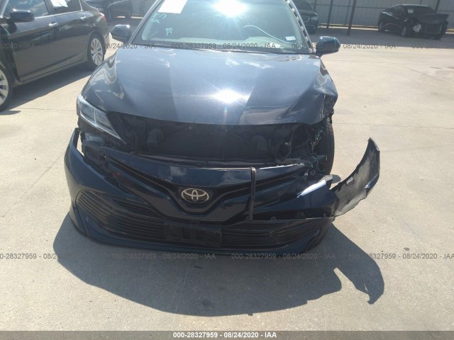 Photo 5 VIN: 4T1B11HK1JU564778 - TOYOTA CAMRY 