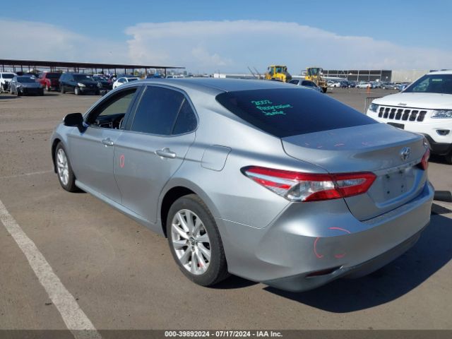 Photo 2 VIN: 4T1B11HK1JU565087 - TOYOTA CAMRY 