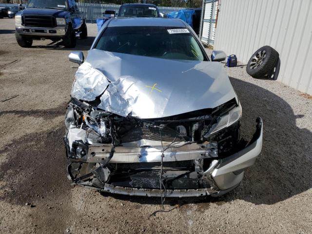 Photo 4 VIN: 4T1B11HK1JU569219 - TOYOTA CAMRY 