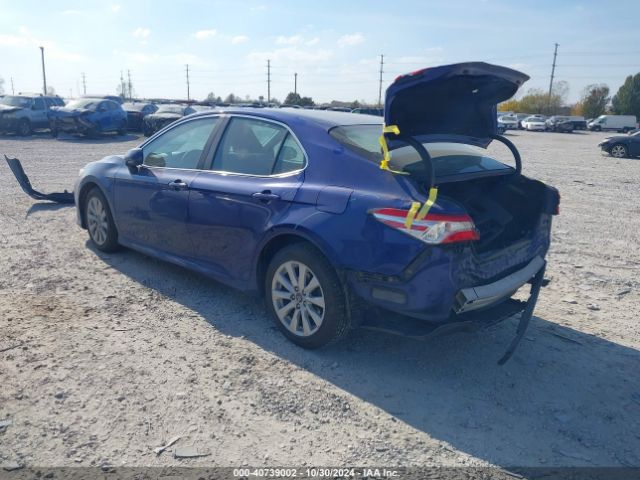 Photo 2 VIN: 4T1B11HK1JU570631 - TOYOTA CAMRY 