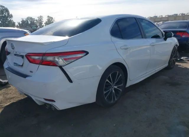 Photo 3 VIN: 4T1B11HK1JU574579 - TOYOTA CAMRY 