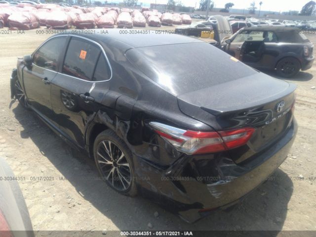 Photo 2 VIN: 4T1B11HK1JU575702 - TOYOTA CAMRY 