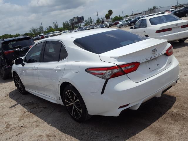 Photo 2 VIN: 4T1B11HK1JU587784 - TOYOTA CAMRY L 