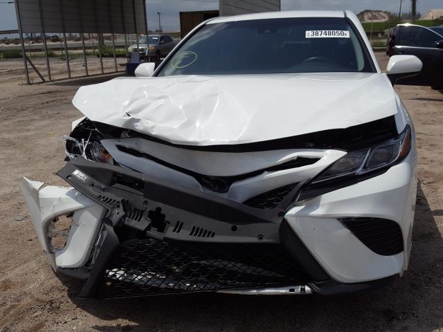 Photo 8 VIN: 4T1B11HK1JU587784 - TOYOTA CAMRY L 