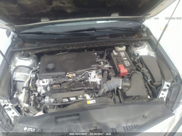 Photo 9 VIN: 4T1B11HK1JU588272 - TOYOTA CAMRY 