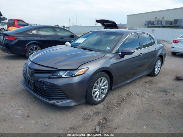 Photo 1 VIN: 4T1B11HK1JU617964 - TOYOTA CAMRY 