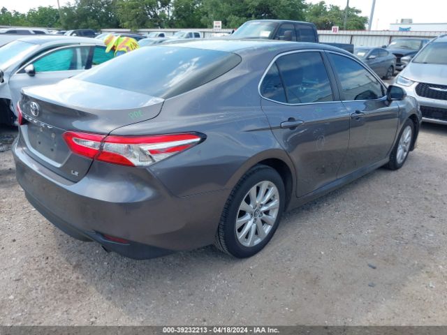 Photo 3 VIN: 4T1B11HK1JU617964 - TOYOTA CAMRY 