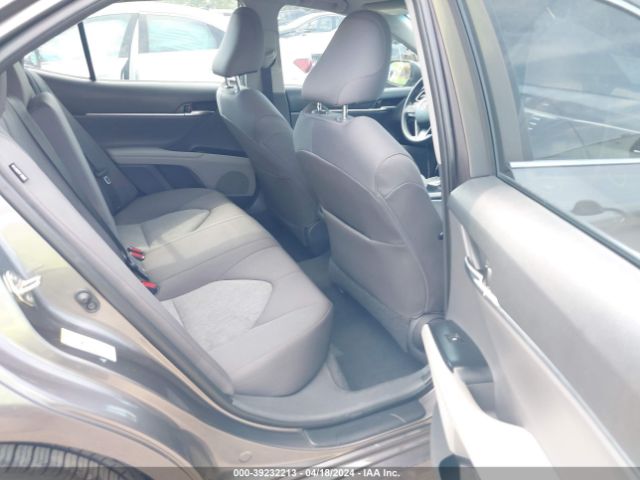 Photo 7 VIN: 4T1B11HK1JU617964 - TOYOTA CAMRY 