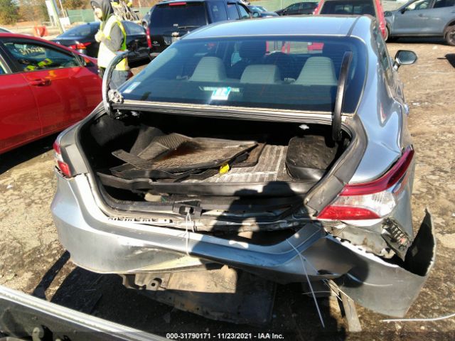 Photo 5 VIN: 4T1B11HK1JU625031 - TOYOTA CAMRY 